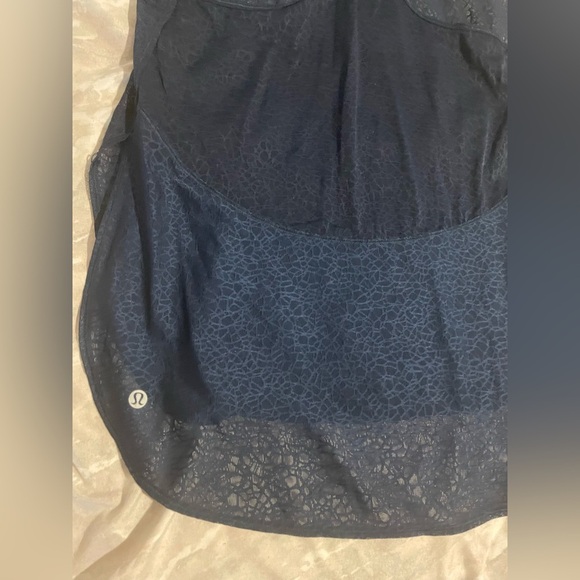 Lululemon Twist & Train Tank - Picture 4 of 6